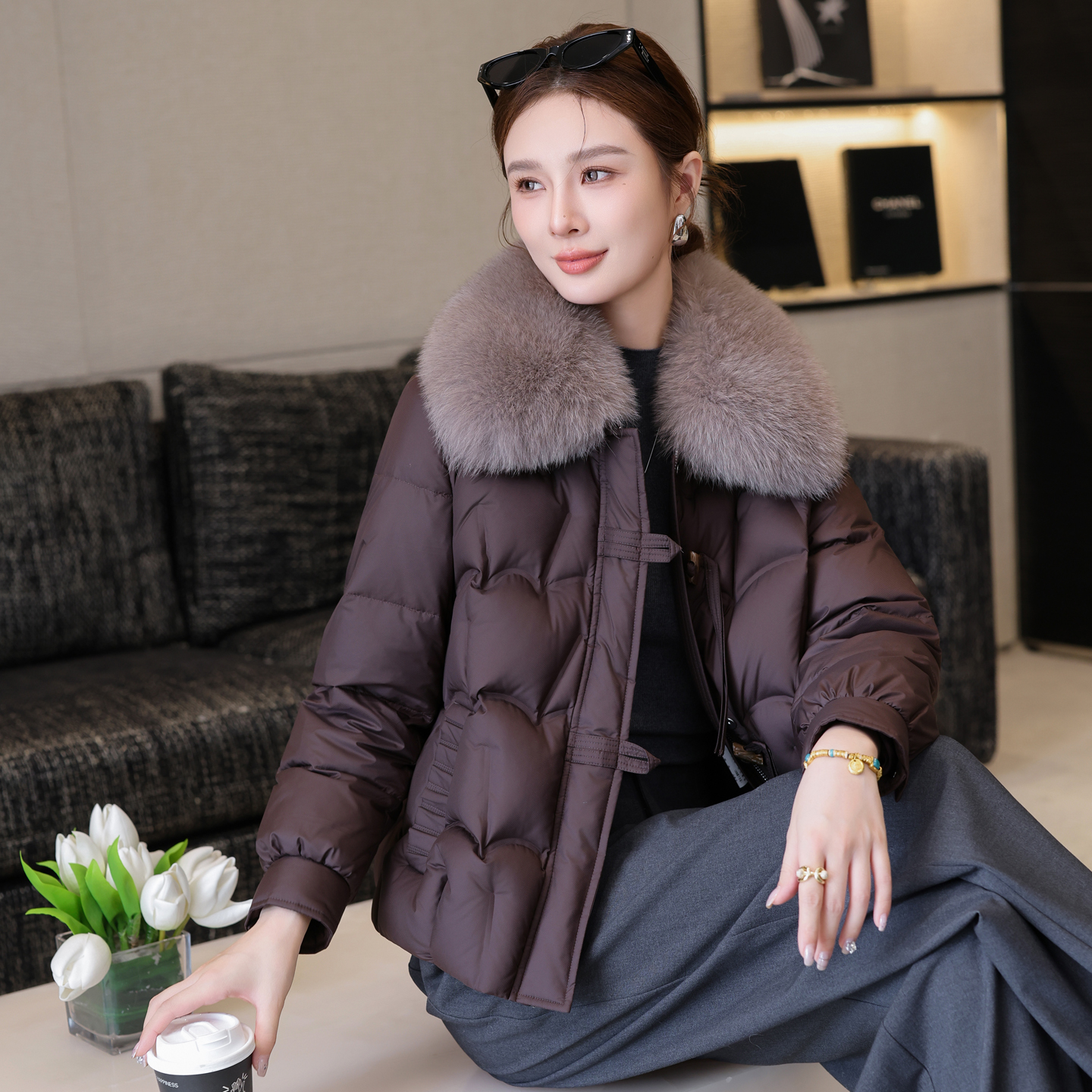 海宁高端狐狸毛领皮草羽绒服