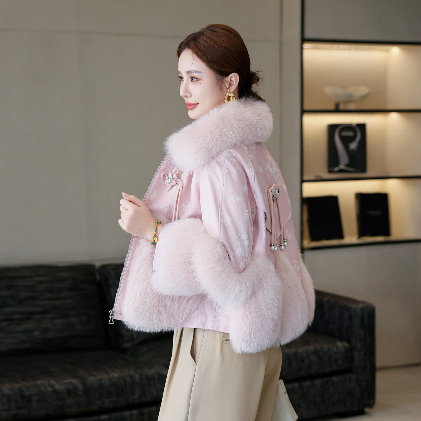 海宁高端真皮羽绒服女新款冬