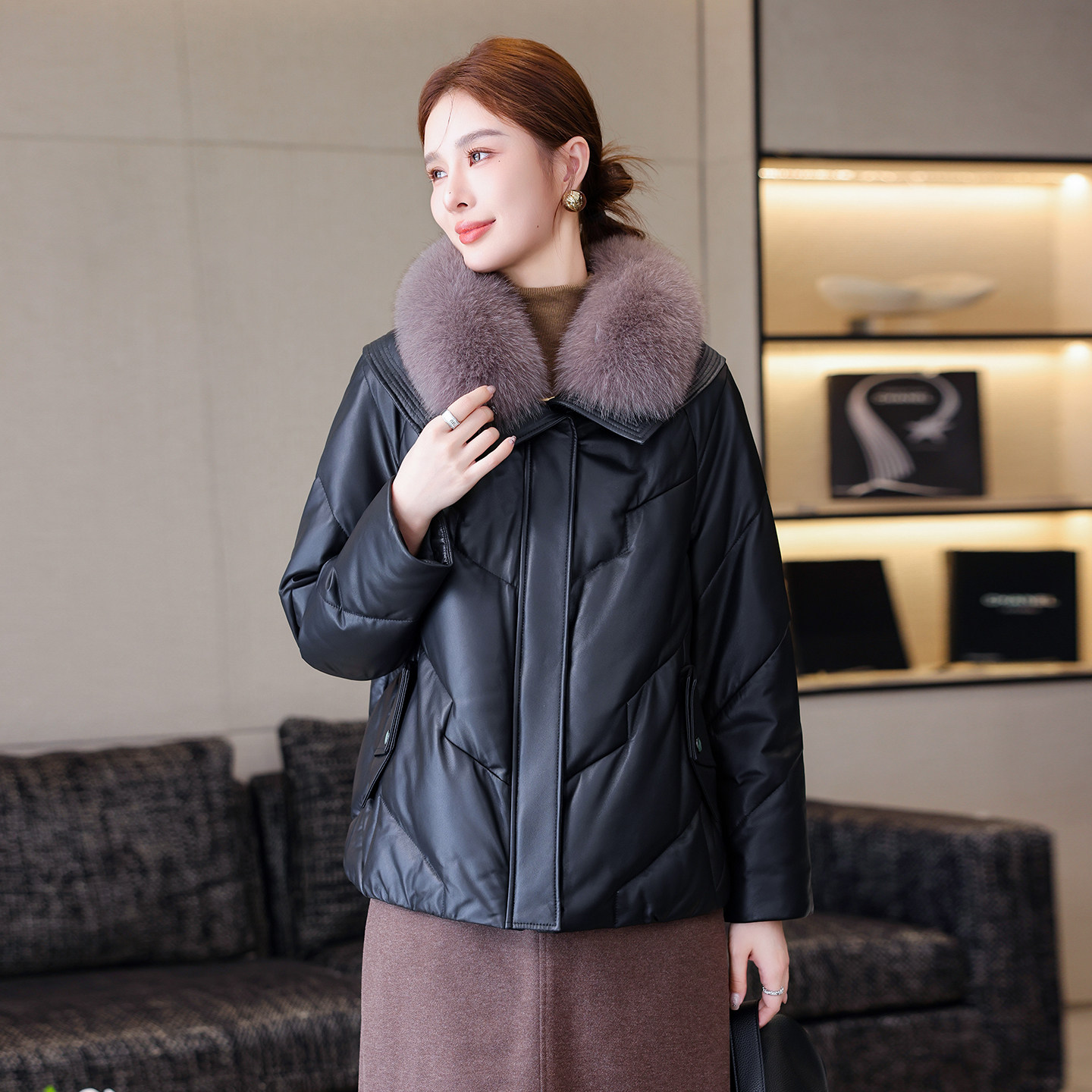 海宁真皮皮衣女2025新款冬季大码狐狸毛领绵羊皮羽绒服短款外套