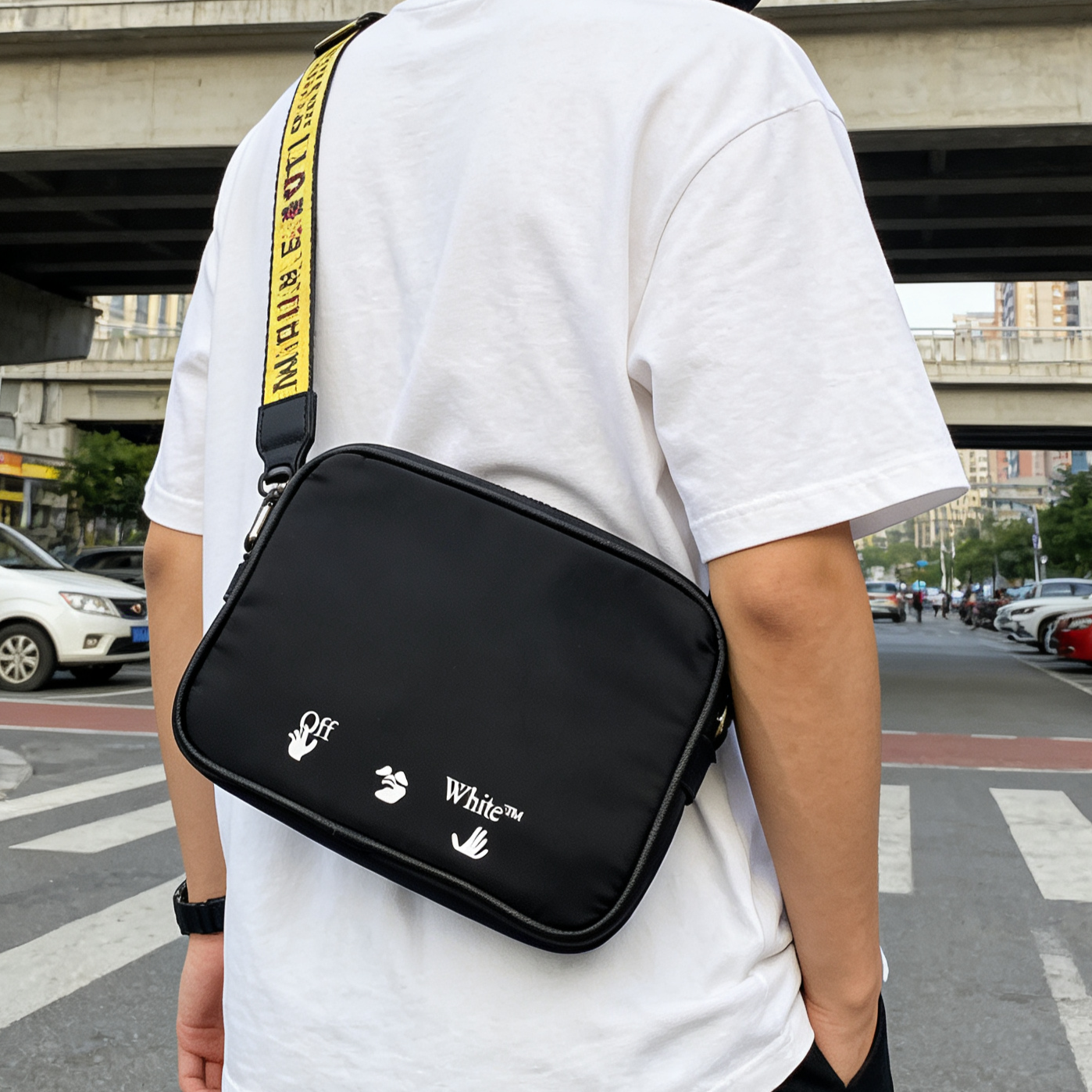 现货2026年新款美式潮流斜挎包高密尼龙高端百搭通勤旅游男士包袋