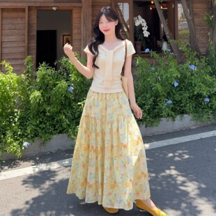 小吉家大码女装夏季韩系穿搭套装显瘦上衣t恤黄色碎花裙子两件套