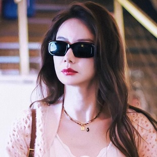 戚薇同款 浪漫旅行 男女墨镜度假百搭高级感复古方框太阳眼镜妻子