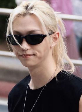 李龙馥同款时尚百搭墨镜男款痞帅黑色猫眼小框防紫外线太阳眼镜女