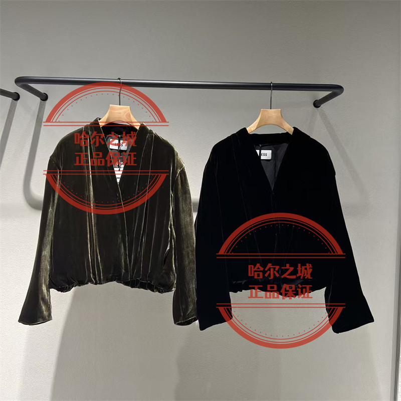 LESS羽绒服2Q0C15350