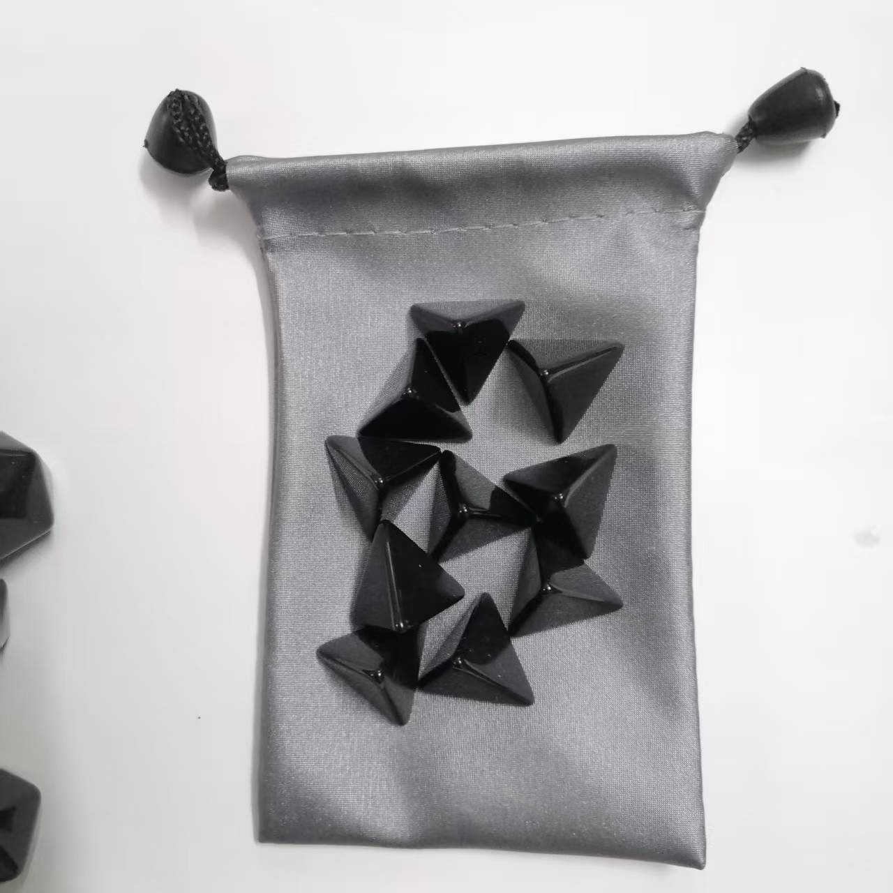 4面光板骰子黑色正4面