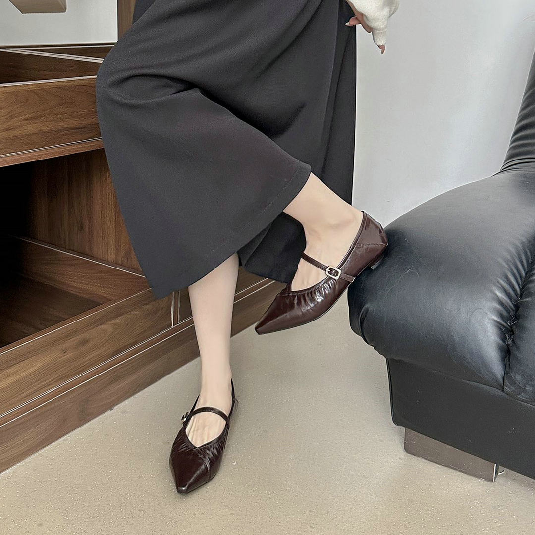 法式尖头浅口单鞋女2025新款一字扣带平底瓢鞋女通勤职业玛丽珍鞋