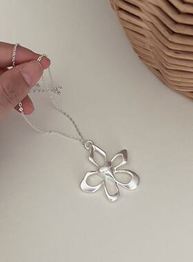 好饰镂空大花朵不锈钢项链清甜风个性时尚小众设计百搭花朵吊坠链