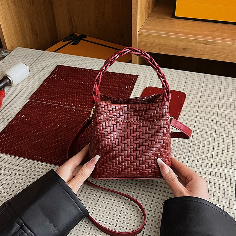 diy材料包手工编织水桶包女单肩斜挎包复古菜篮子包红色小包包,箱包皮具/热销女包/男包,水桶包,淘宝优惠券,粉丝福利购,淘宝优惠卷