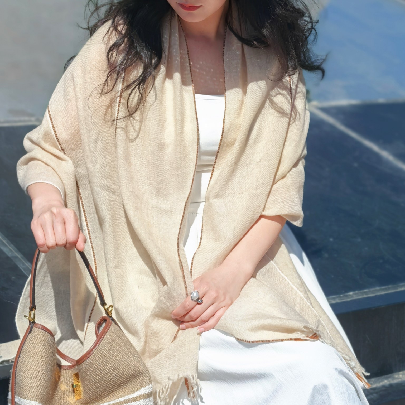 25订单款纯山羊绒中厚款围巾手工缝制拼接设计纯色外搭披肩空调房