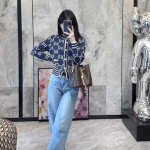 圆领长袖外穿百搭针织开衫女提花