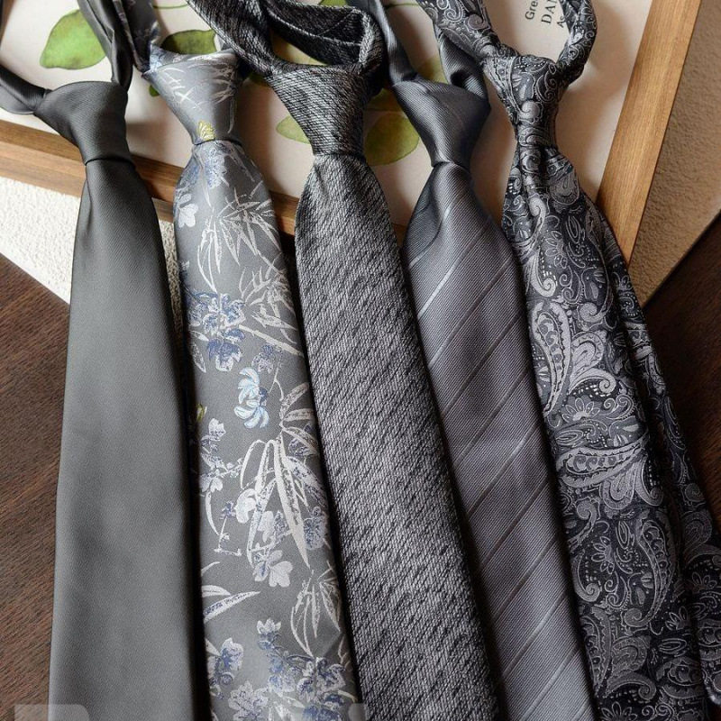 商务时尚领带男士正装高级感深灰色借调奢华箭头型手打式条纹领带