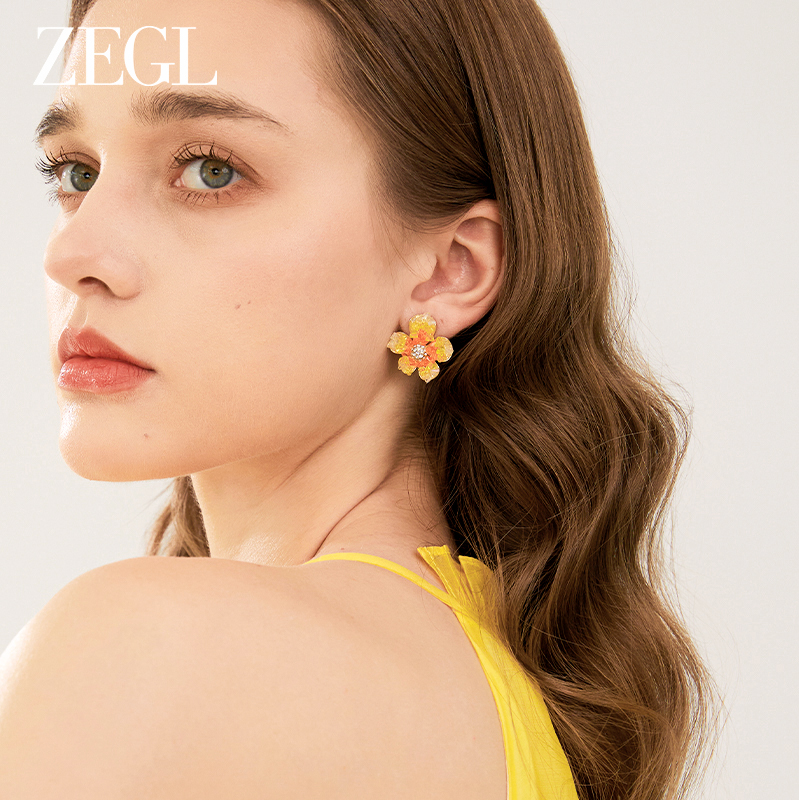 ZEGL休闲百搭晶莹花朵耳环