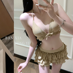 甜美少女三件套分体泳衣女性感辣妹比基尼小胸遮肉蛋糕裙度假温泉