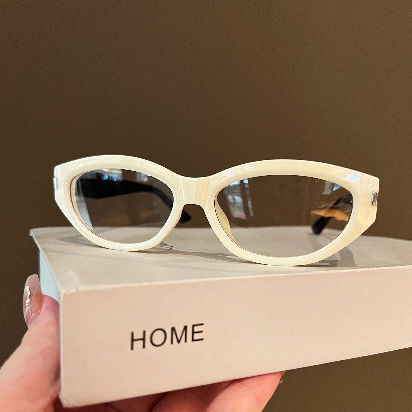 2025新款猫眼眼镜架女士高级感复古时尚变色眼镜防紫外线TR眼镜框