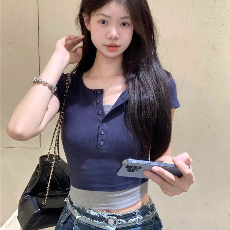 设计感纽扣假两件短袖T恤女夏季复古小众辣妹修身别致短款上衣潮