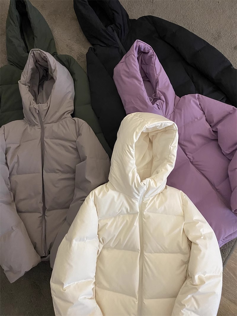 90白鸭绒压胶绗缝保暖连帽羽绒服