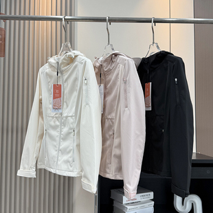 大厂订单!秋冬修身软壳冲锋衣外套收腰户外防风防水徒步登山服女