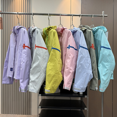 户外山系！男女同款春季宽松机能撞色线条透气反光连帽冲锋衣夹克