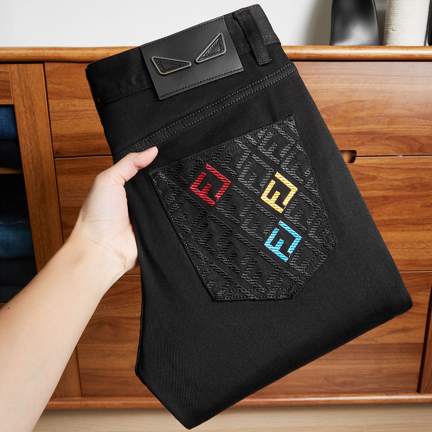 法国进口高端品牌黑色牛仔裤男修身小脚个性刺绣弹力潮流秋冬裤子