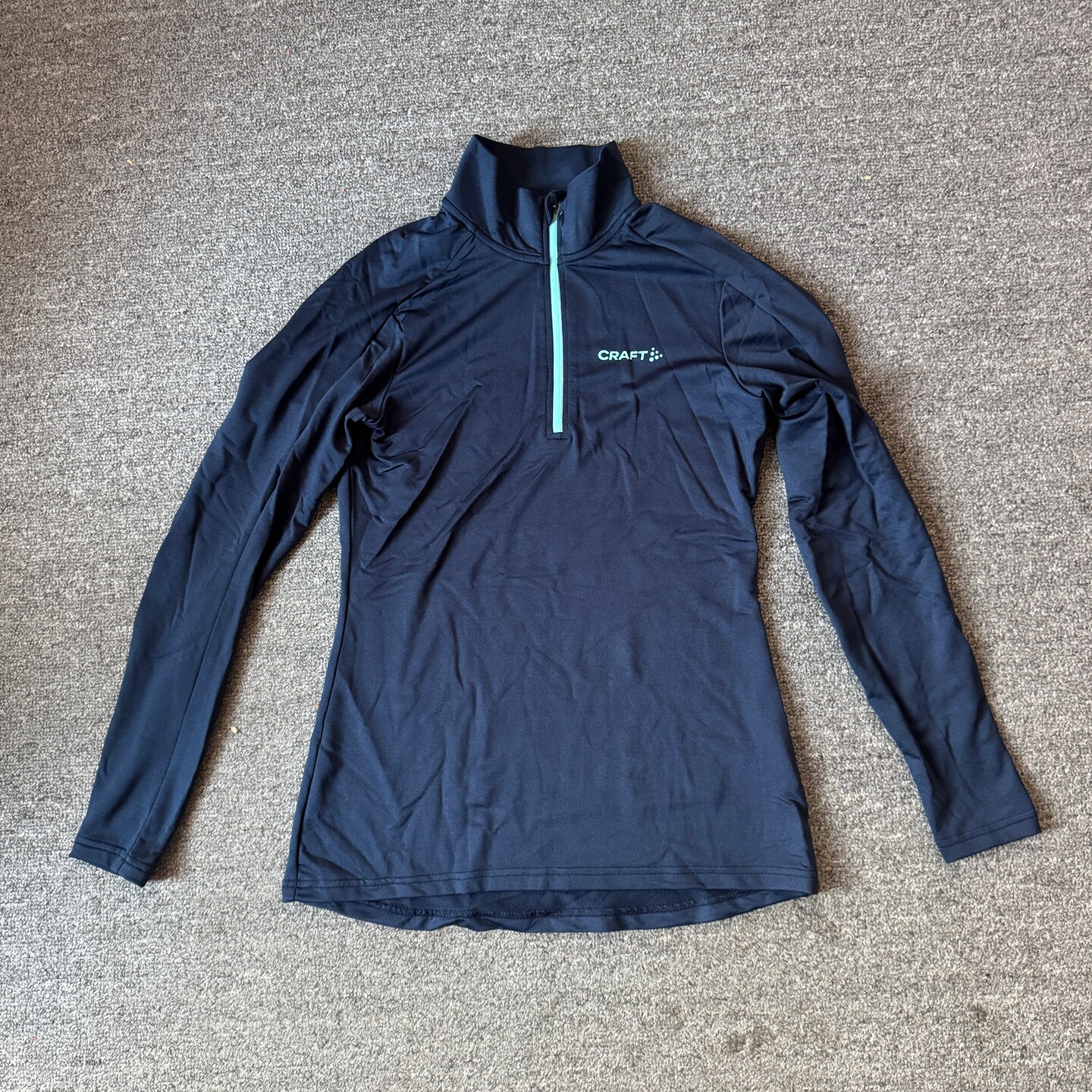 瑞典运动春秋女款半开领品牌T恤半拉链跑步骑行训练长袖上衣黑色