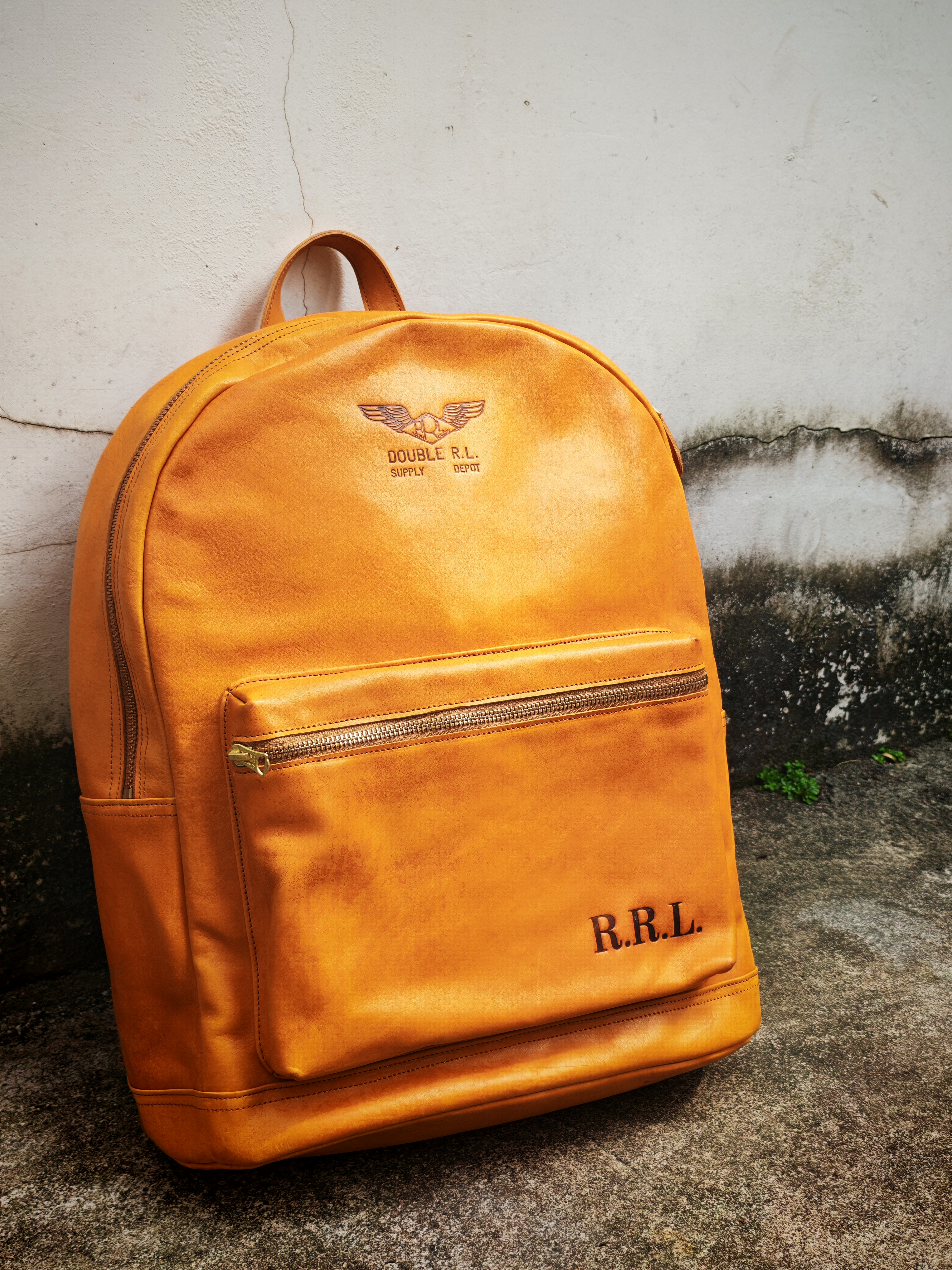 特价男士双肩包2025新款商务休闲电脑背包旅行旅游复古真皮书包