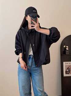 韩版 欧版 2026新款 冲锋衣外套女春季 宽松显瘦小个子 设计感连帽短款