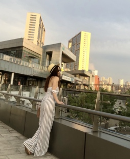 FP风格 原D美国潮牌 走路带风 瘦高 路肩 条纹 抹胸式 连衣长裤