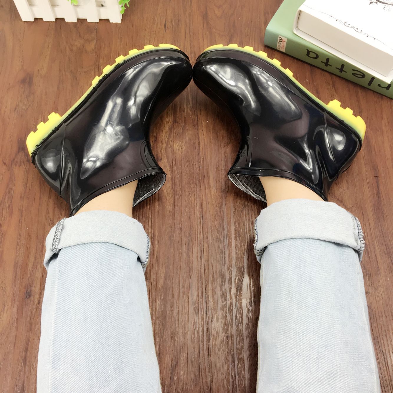 Chaussures en caoutchouc - Ref 942089 Image 1