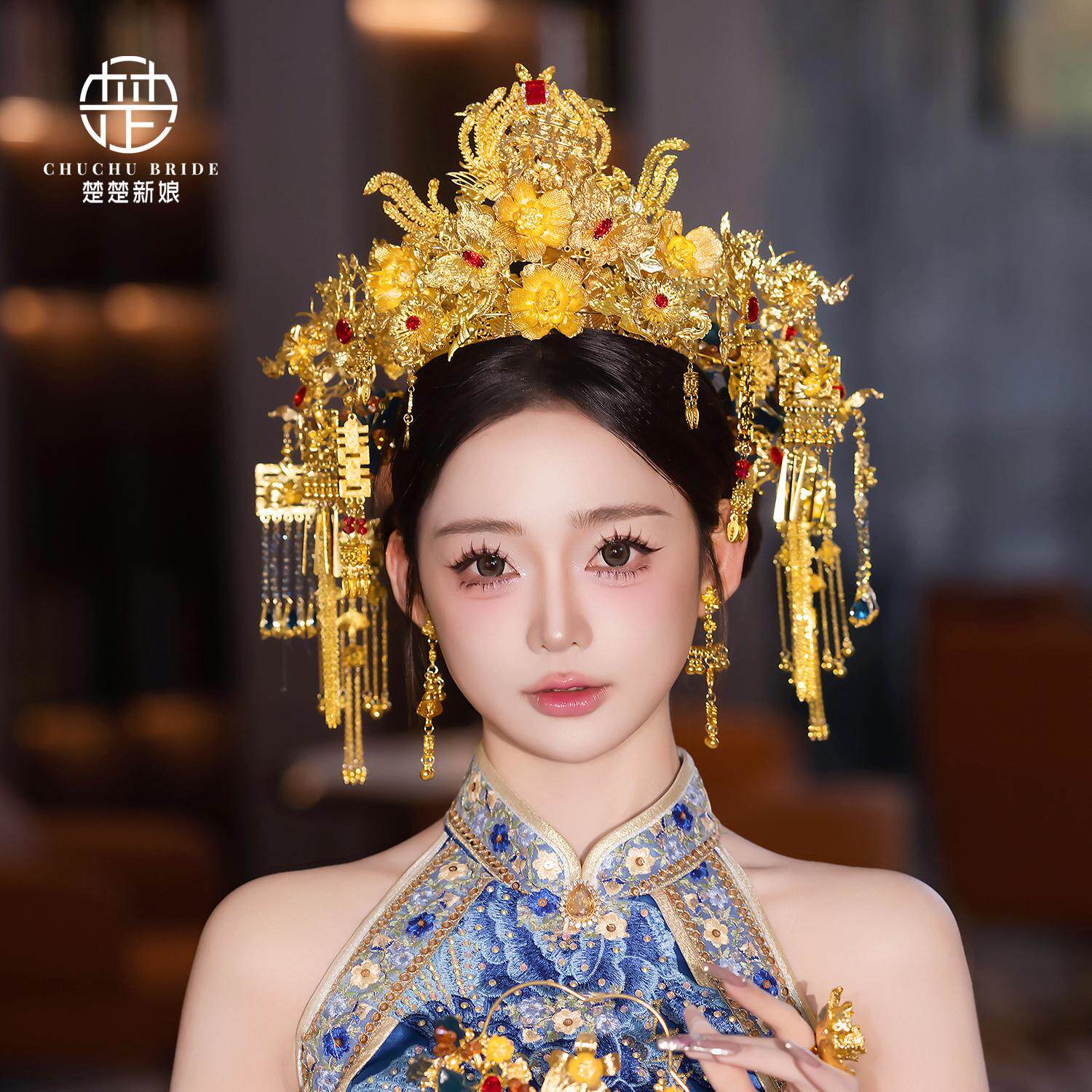 新款金色凤冠头饰奢华汉服发冠显脸小秀禾服饰品凤冠霞帔龙凤褂配