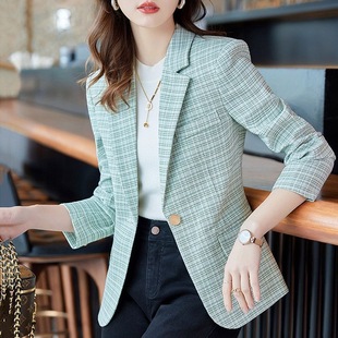 绿色格子西装外套女士春秋新款减龄气质百搭秋季休闲西服短款上衣