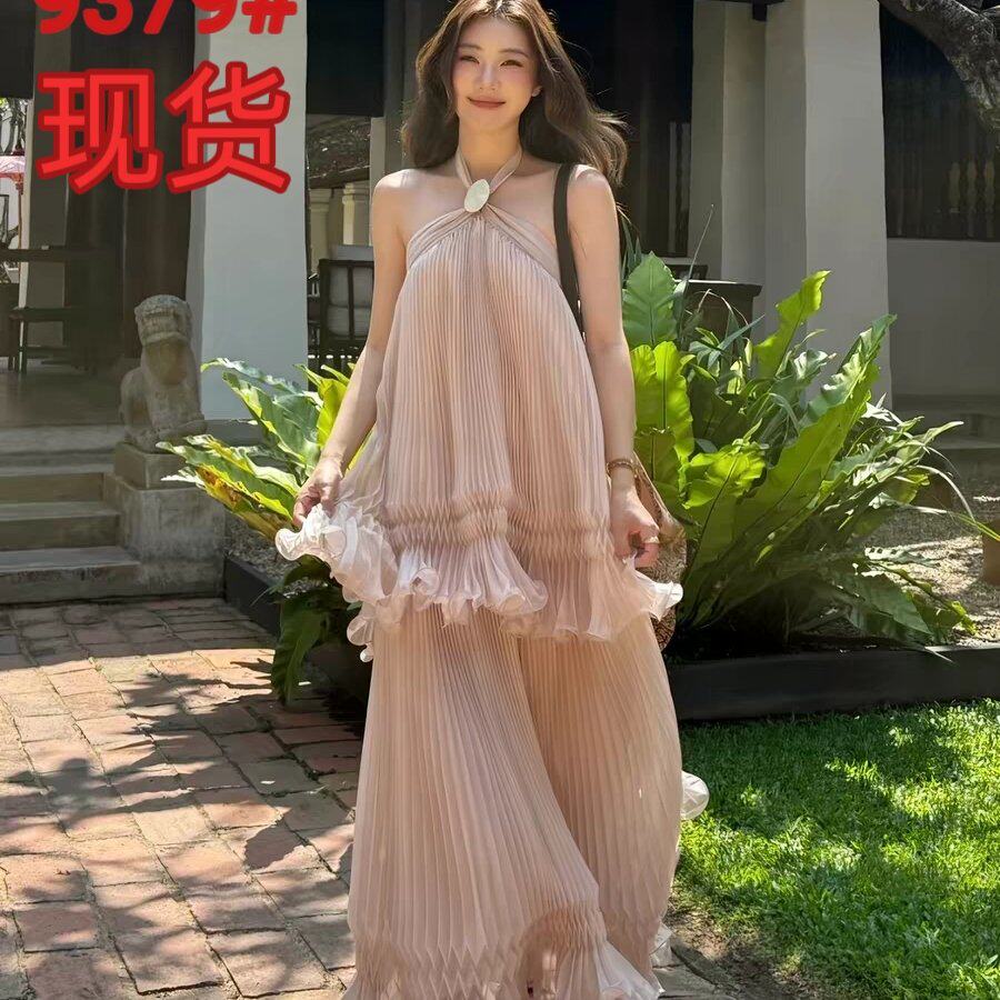 粉色露背挂脖连衣裙女夏季海边度假吊带裙高级感气质蓬蓬蛋糕长裙