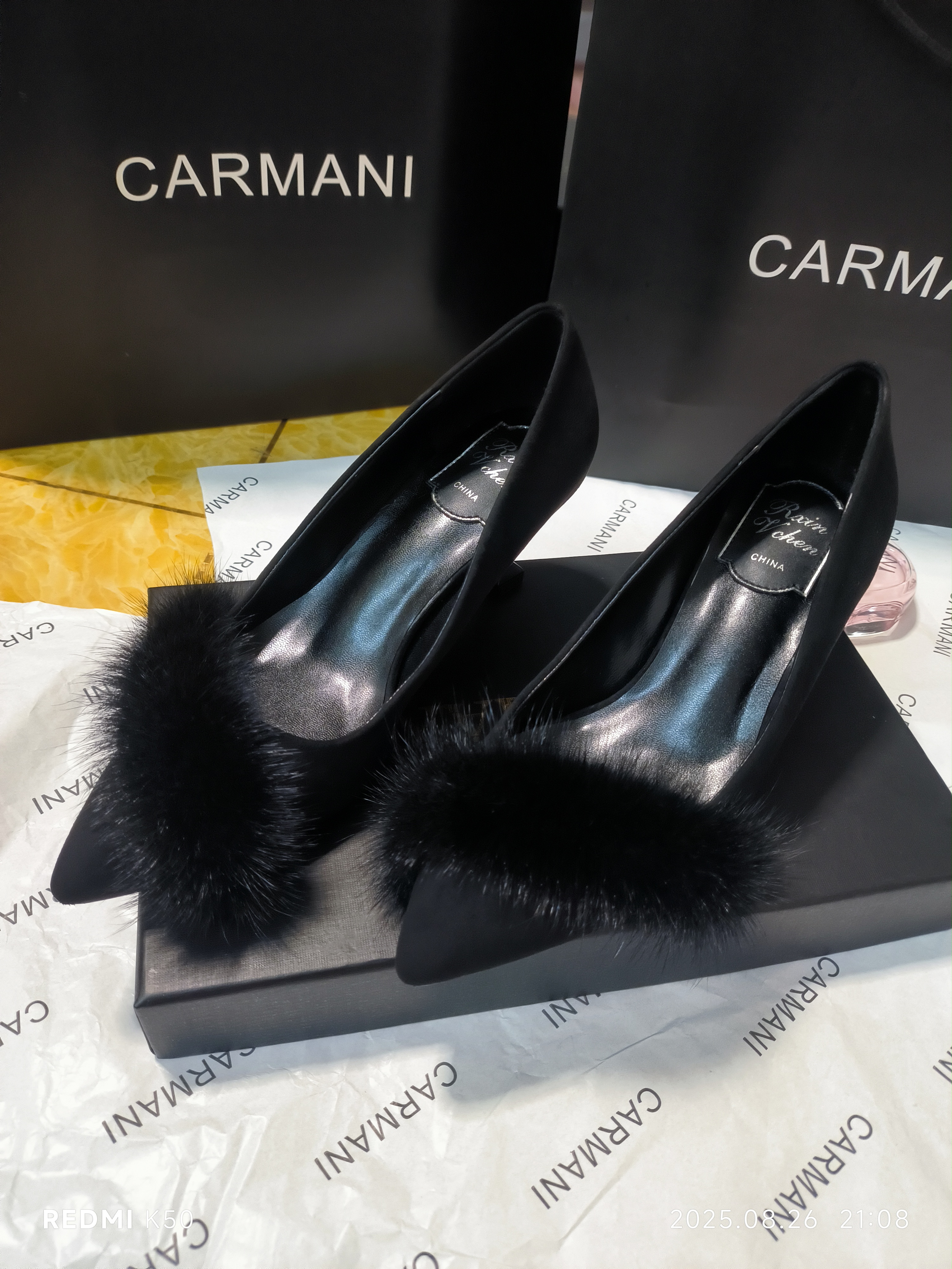 RxinVchen 2025秋冬新款黑色加绒貂毛高跟鞋尖头猫跟浅口矮跟单鞋