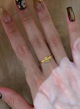 小红书爆款中古vintage宫廷风金色鸢尾花戒指女时尚轻奢高级复古