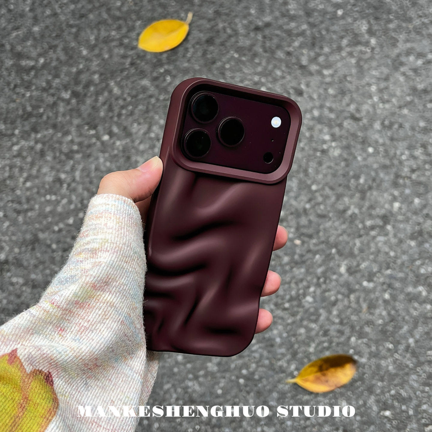 ins韩系勃艮第红水波纹苹果18promax手机壳适用iPhone18pro小众不会撞壳艺术17超火女酒红新款全包磨砂硅胶软