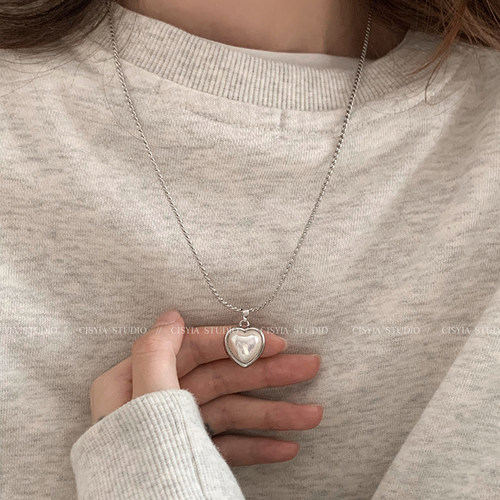 甜心奥莉~气质高级感爱心卫衣链