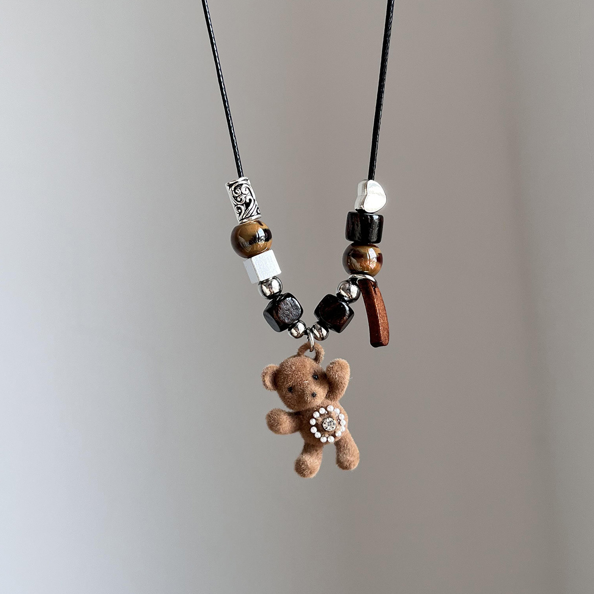 秋冬棕色植绒珍珠小熊吊坠项链