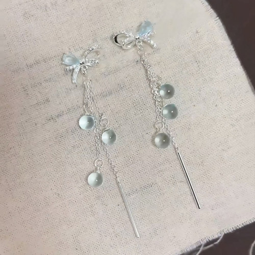 新中式清冷感蝴蝶结耳环浅蓝色