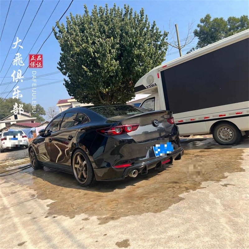 次世代马自达3碳纤维尾盖大包围