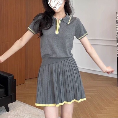 POLO领撞色针织上衣百褶半身裙女