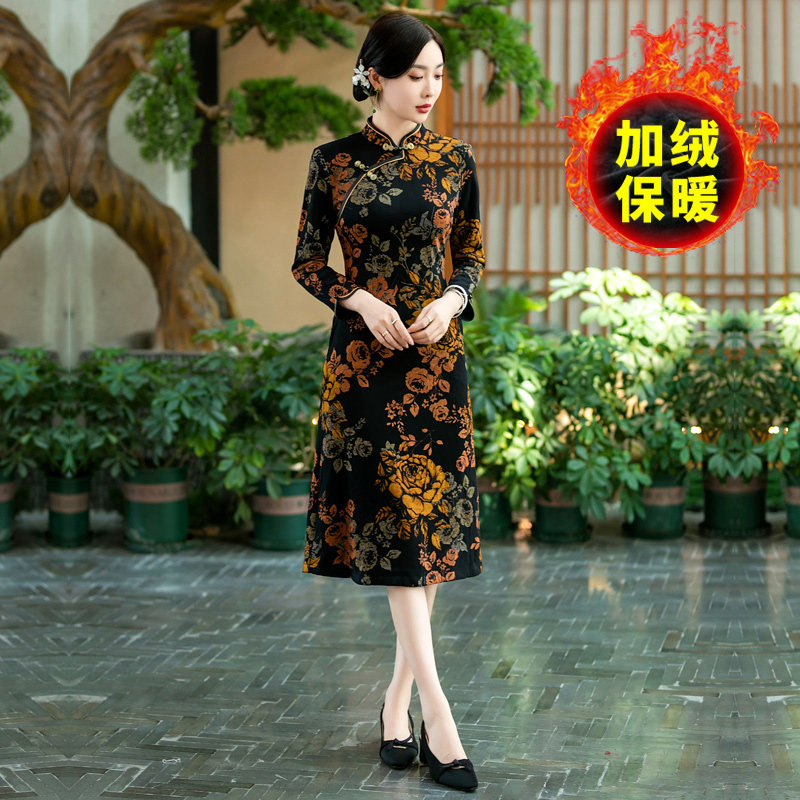 2025新款加绒改良旗袍秋冬加厚气质妈妈复古连衣裙高档显瘦旗袍裙