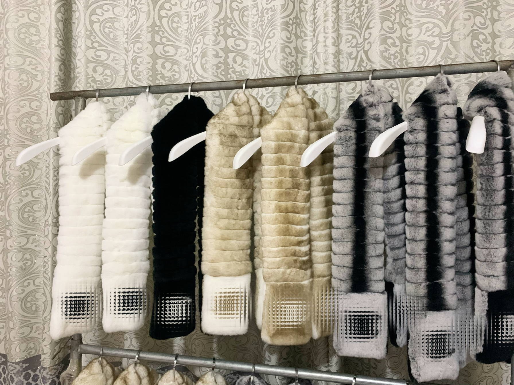 獭兔毛高端加厚条纹小香围巾时尚百搭毛绒皮草围脖披肩女网红同款