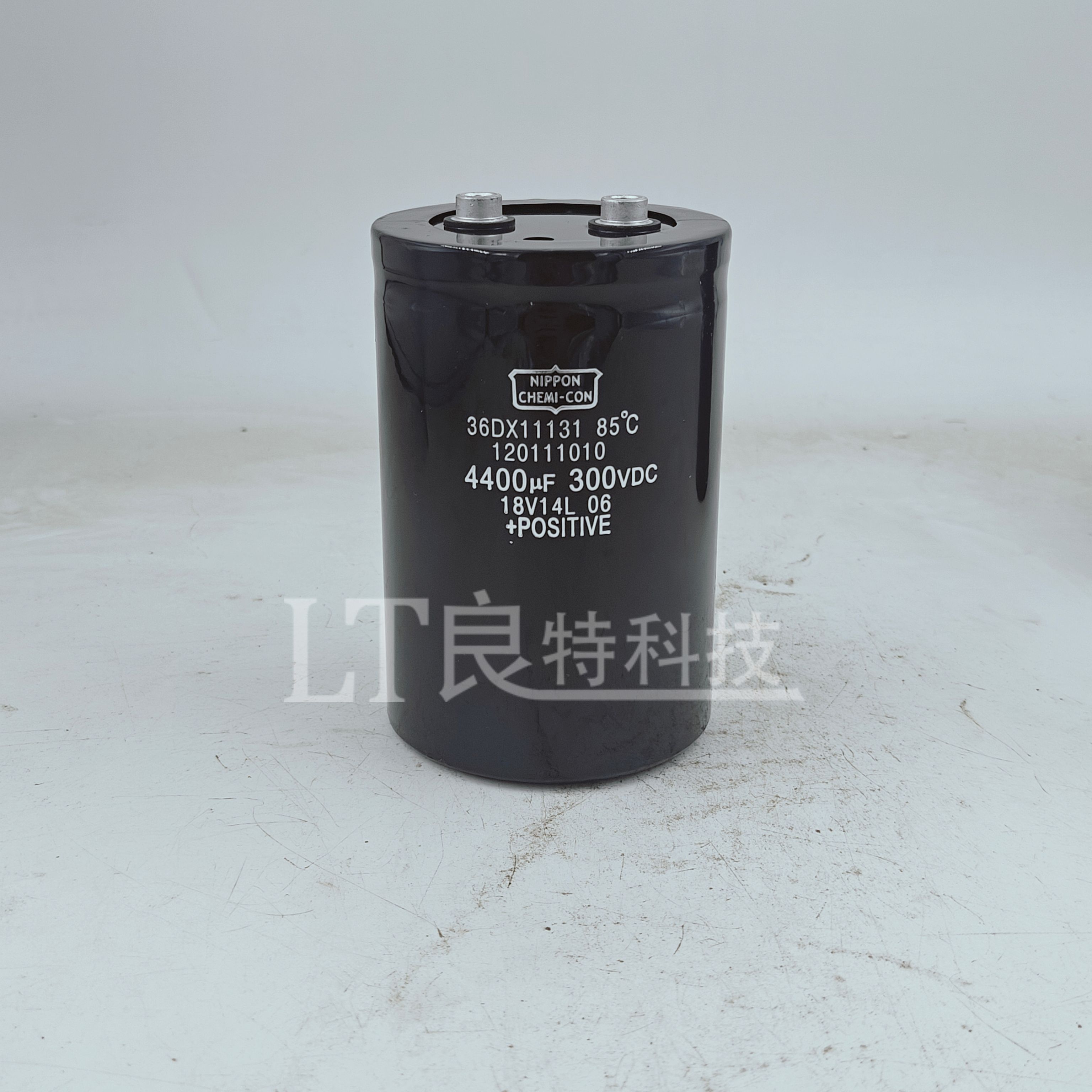300V4400  黑金刚  36DX11131  全新85℃铝电解电容逆变器变频器