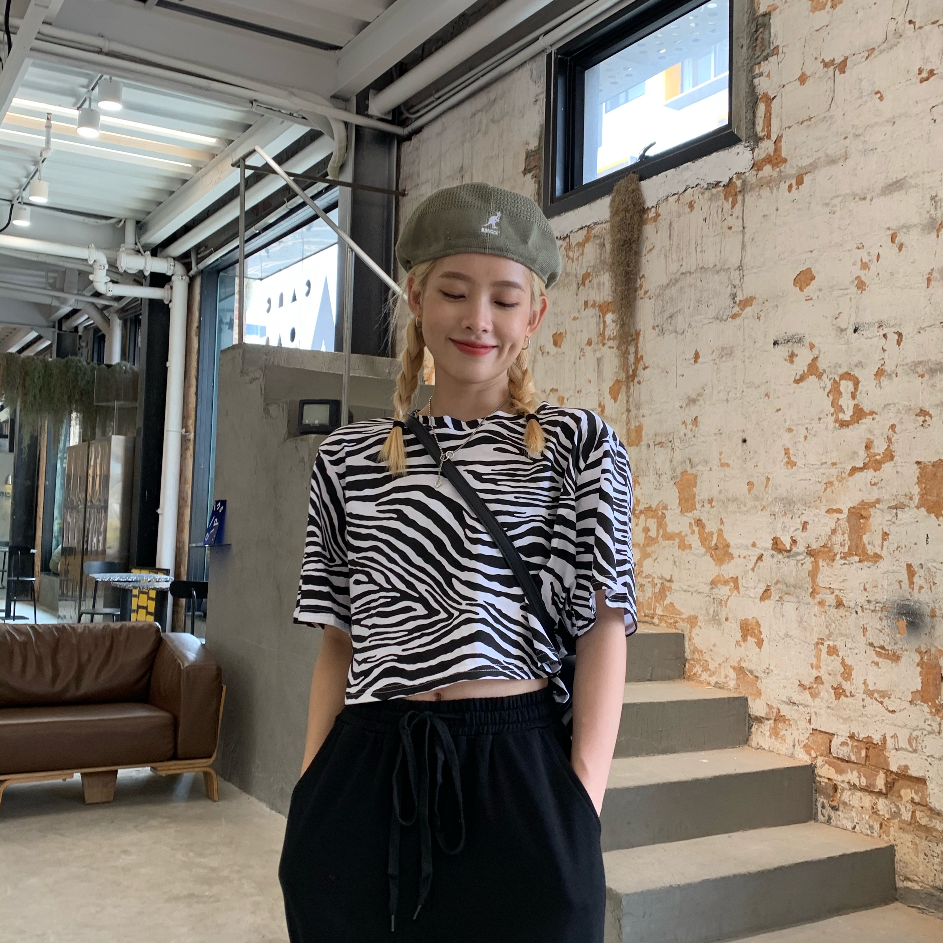 Real price real photo zebra black and white couple's short sleeve T-shirt women's new loose length top