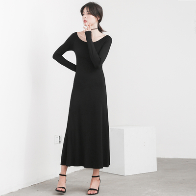 莫代尔一字领露肩修身风连衣裙