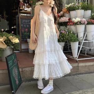 甜美减龄白色法式吊带连衣裙女装春季度假风小个子宽松蛋糕长裙子