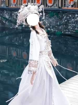 广西三月三苗疆少女服装