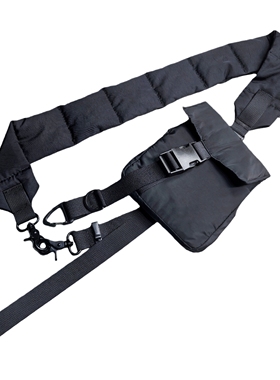 MEDKAI冬天搭配羽绒服的充棉手机包斜挎肩带两用机能风男胸包腰包