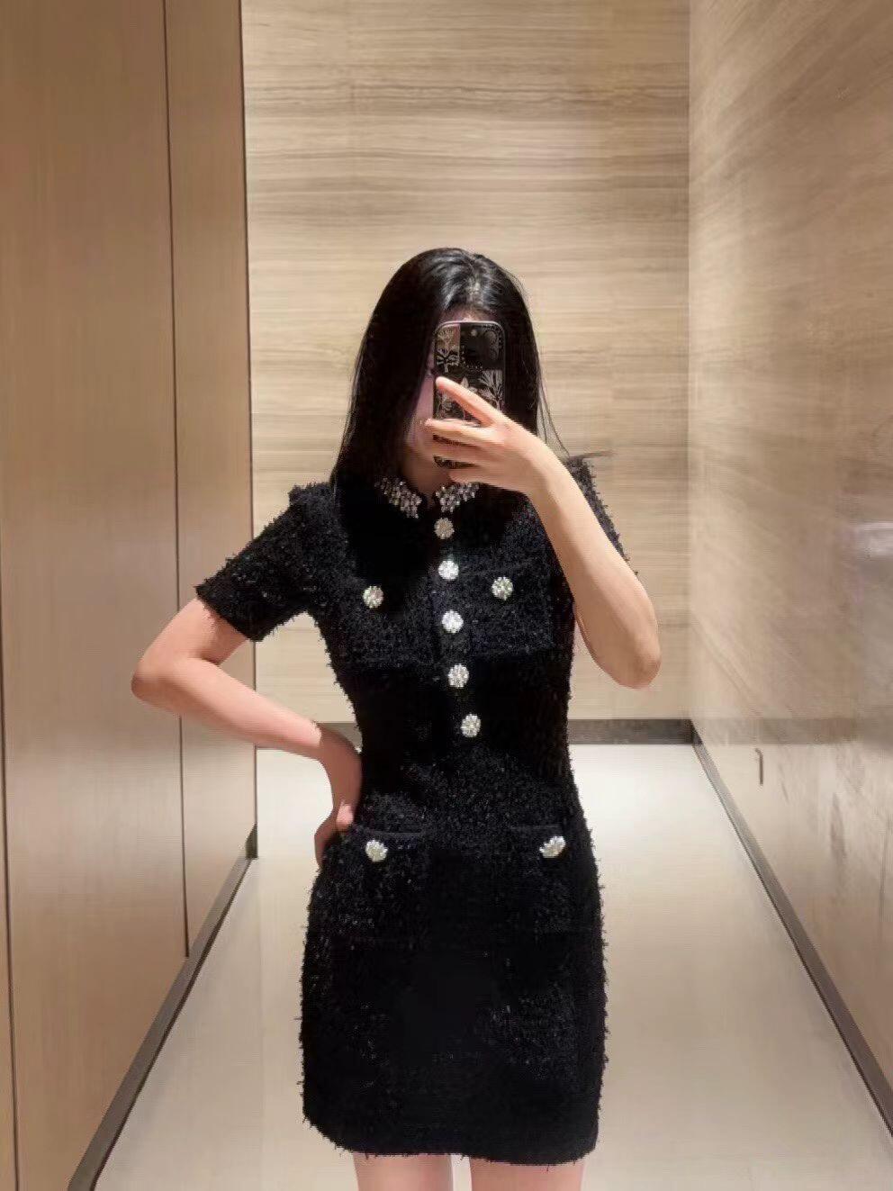 self portrait 2025秋冬新款经典黑气质通勤小香风钻饰针织连衣裙