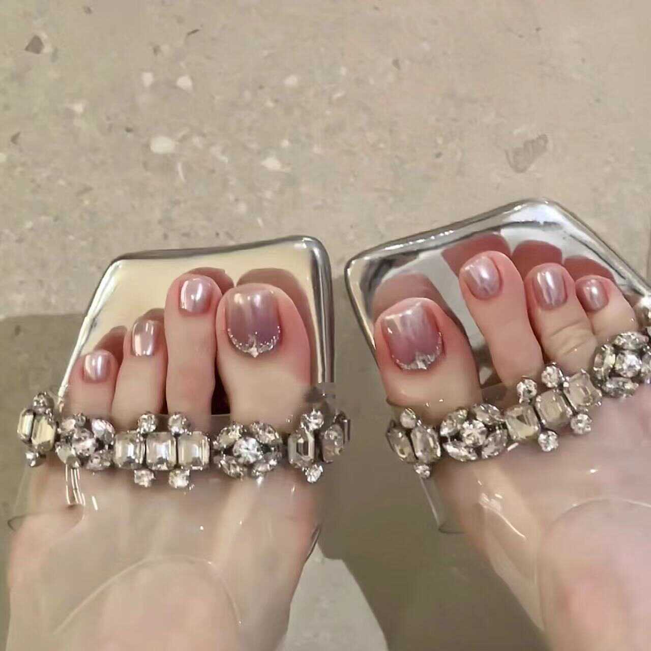 林先生穿戴甲可取可带