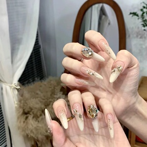 林先生穿戴甲奶杏色渐变鸽子蛋美甲显白假指甲轻奢婚甲纯手工美甲